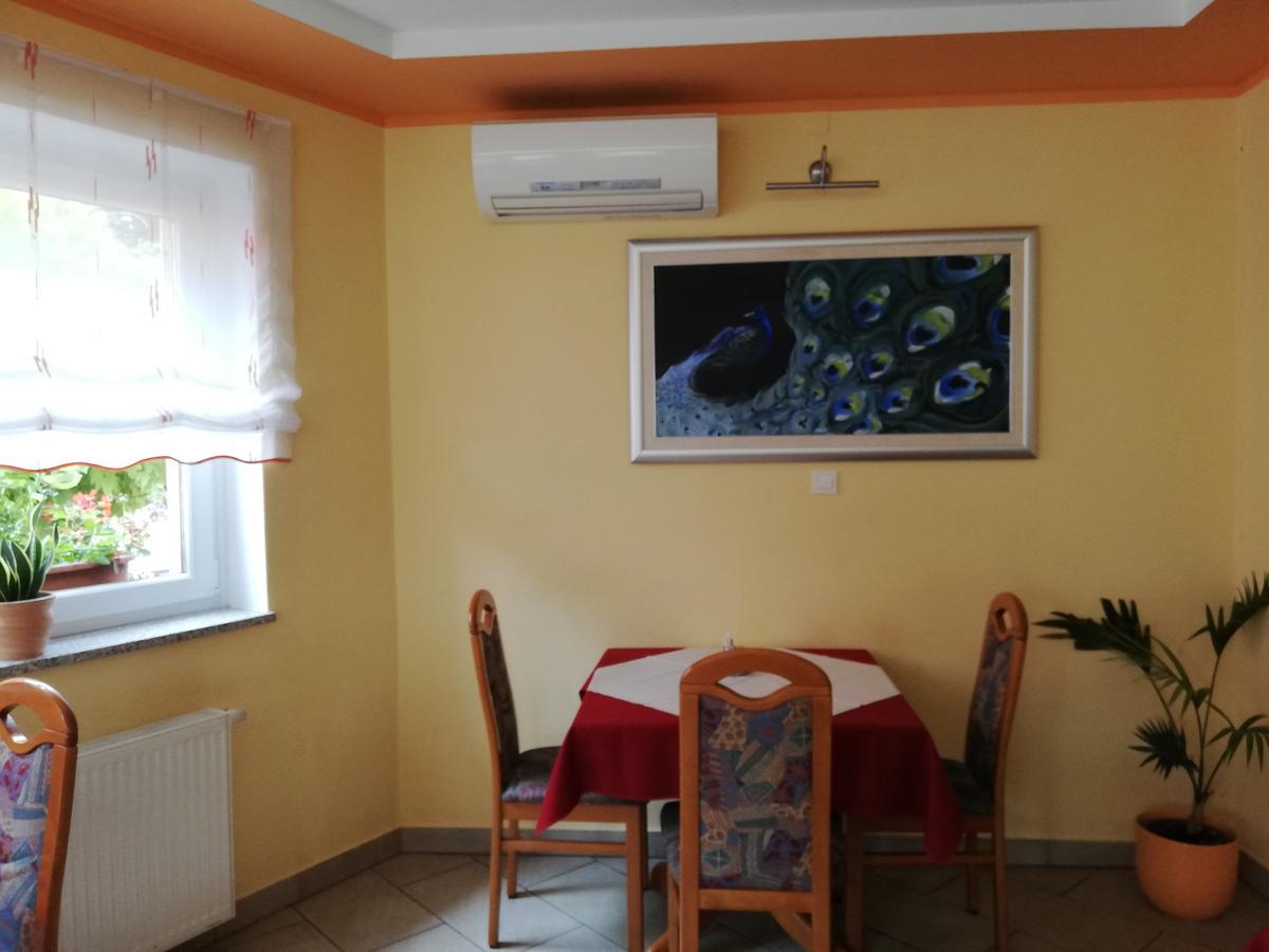 Hotel Gostilna S Prenocisci Pav Rakek Exterior foto